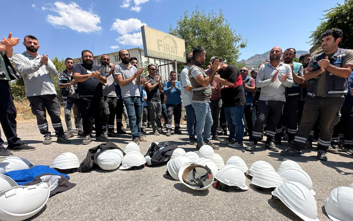 Dersim’de elektrik işçileri düşük zamma karşı iş yavaşlattı