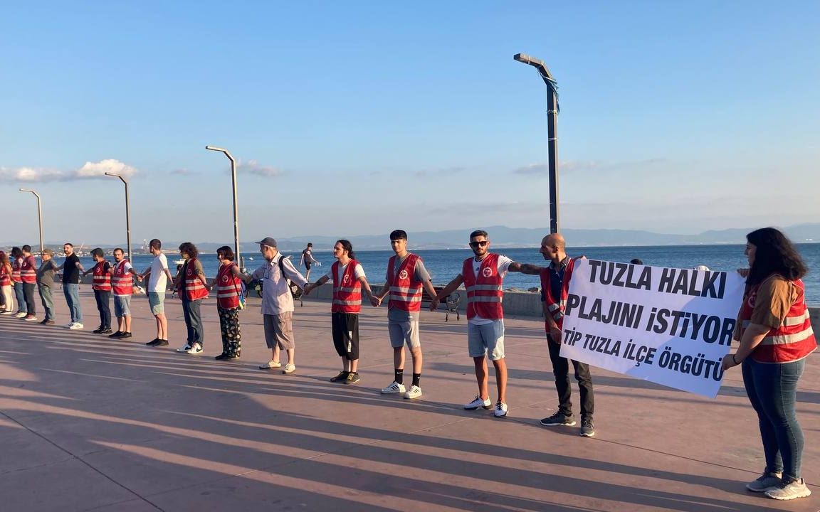 TİP üyelerinden Tuzla Halk Plajı'nın rant alanına dönüştürülmesine karşı eylem