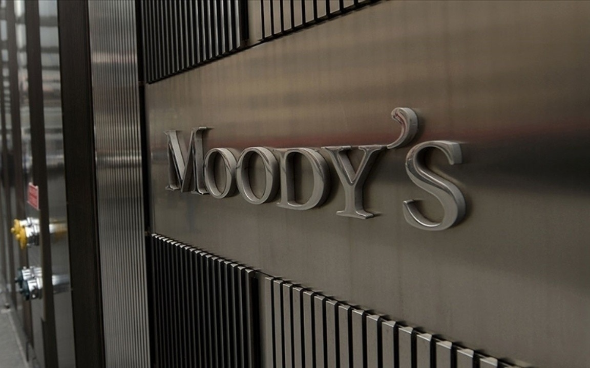 Moody's Türkiye'nin kredi notunu negatiften durağana çevirdi