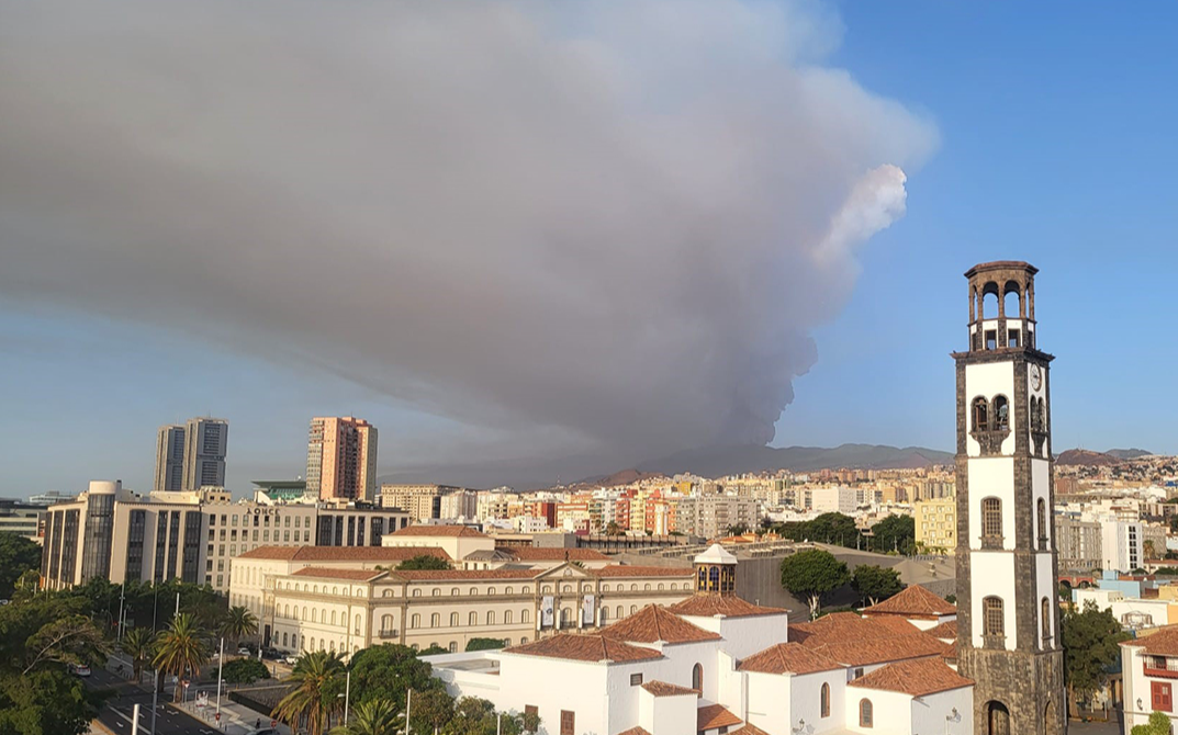 Tenerife Adası'nda orman yangını