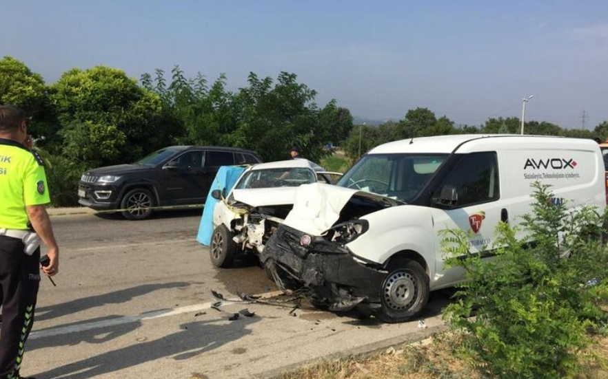 Bursa’da trafik kazası: 2 kişi yaşamını yitirdi