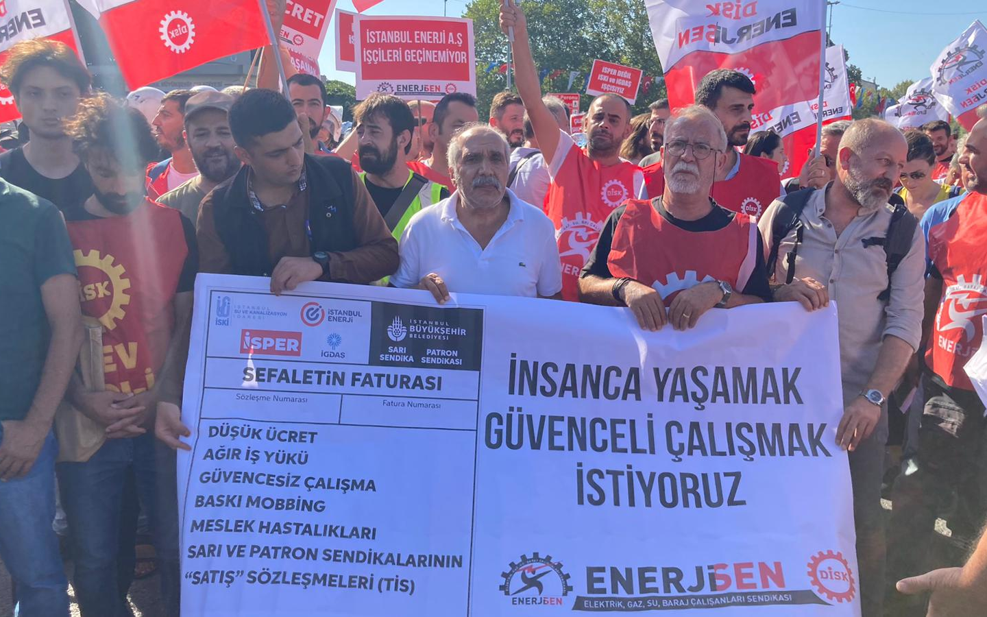 Enerji işçilerinden İBB önünde eylem: 'Bütün haklarımızın iyileştirilmesini istiyoruz'