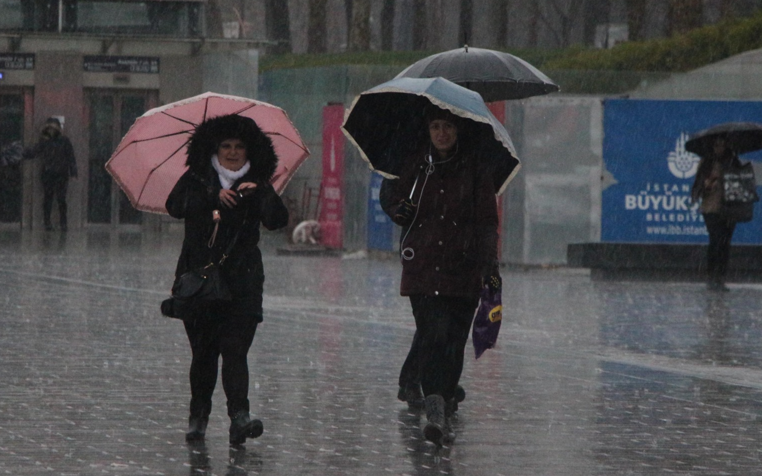 Meteoroloji'den 'sağanak' ve 'yüksek sıcaklık' uyarısı