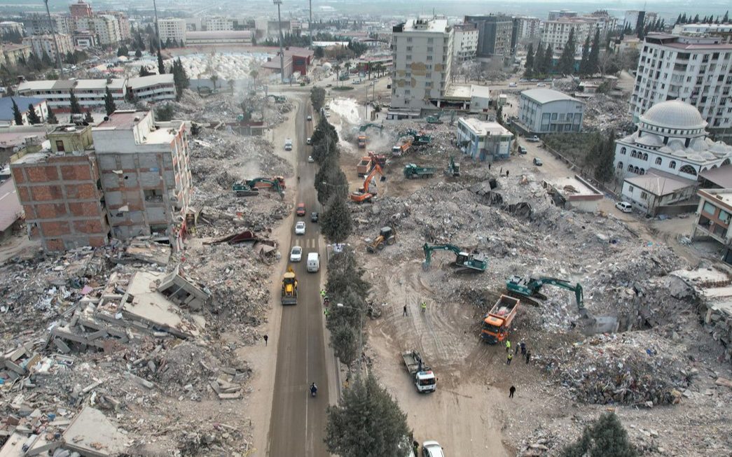 AKP'li ismin damadına deprem ihalesi