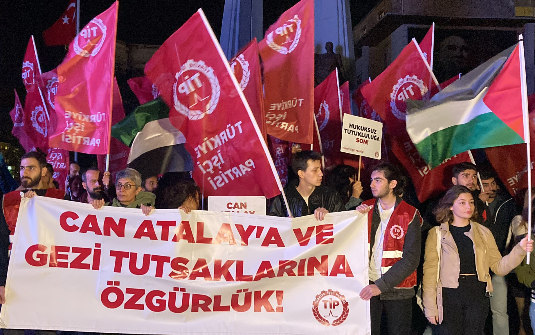 TİP, AYM kararı öncesi Can Atalay'a için ülkenin dört bir yanında sokağa çıktı