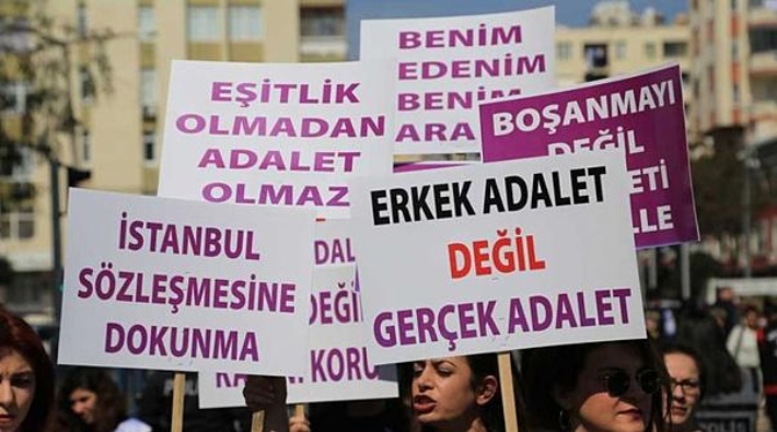 Beşiktaş'ta İstanbul Sözleşmesi için yol kapama eylemi