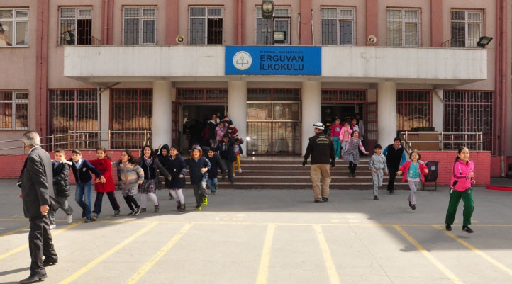 Okul müdüründen oruç tutmayan hamile öğretmenlere tehdit ve baskı