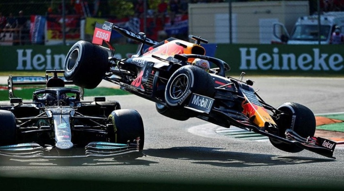 Lewis Hamilton: Kafama daha önce hiç araba çarpmamıştı