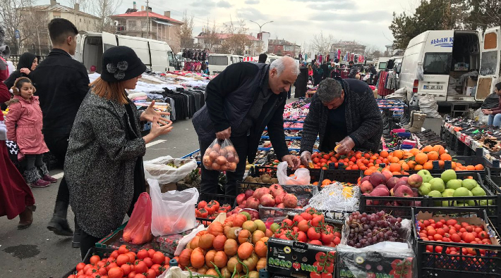 Türk-İş: Yoksulluk sınırı 10 bin lirayı aştı