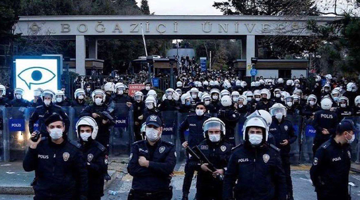 Boğaziçi Üniversitesi eylemleri sebebiyle ifade vermeye giden 4 öğrenciden  3'ü gözaltına alındı - HABERLER Son Dakika