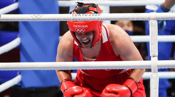 Boksör Busenaz Sürmeneli, olimpiyat şampiyonu oldu ...