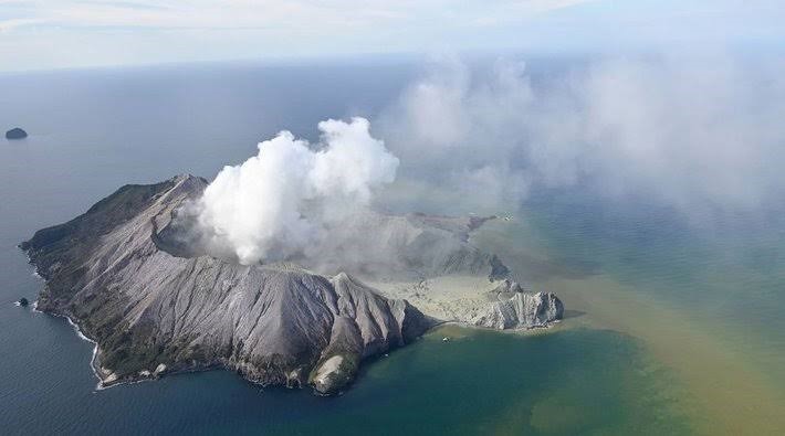 whakaari volcano ile ilgili görsel sonucu